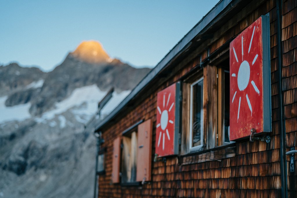Switzerland hike from hut to hut