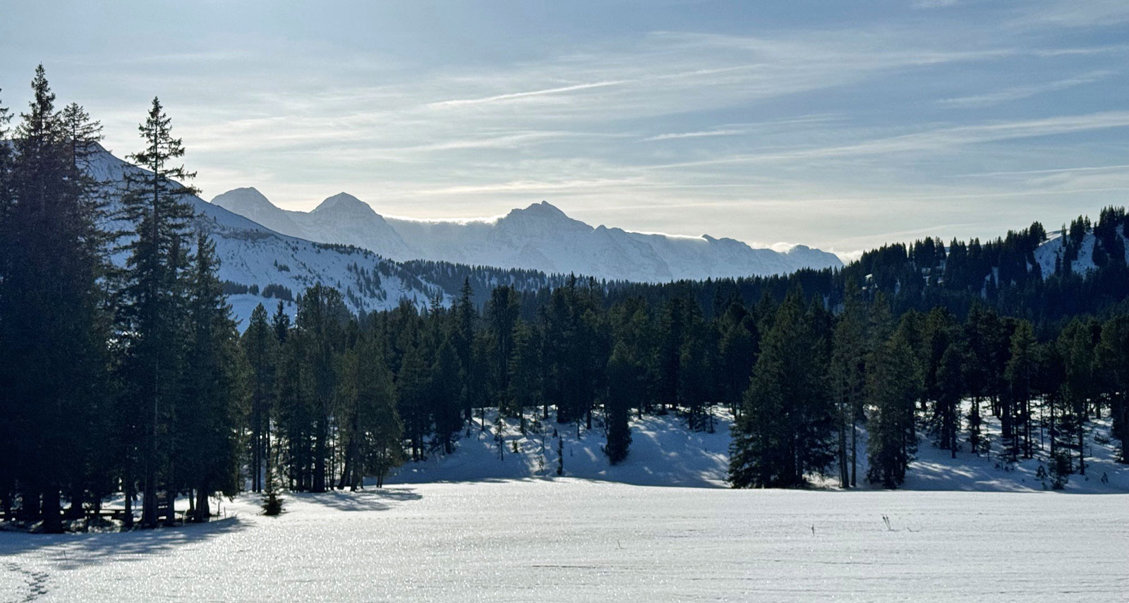 Snowshoeing in the Bernese Oberland Snowshoeing in the Bernese Oberland